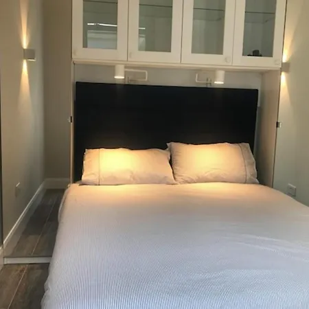 Vakantiehuis Modern 1 Bed 1 Bath In Location *