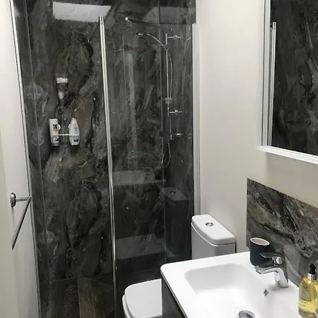 Vakantiehuis Modern 1 Bed 1 Bath In Location Dublin